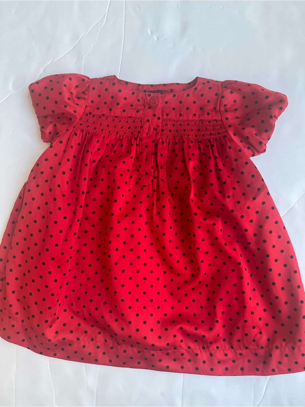 BabyGap size 6-12 months  Polka Dot Girls' Short Sleeve Dress - Cute Smocked